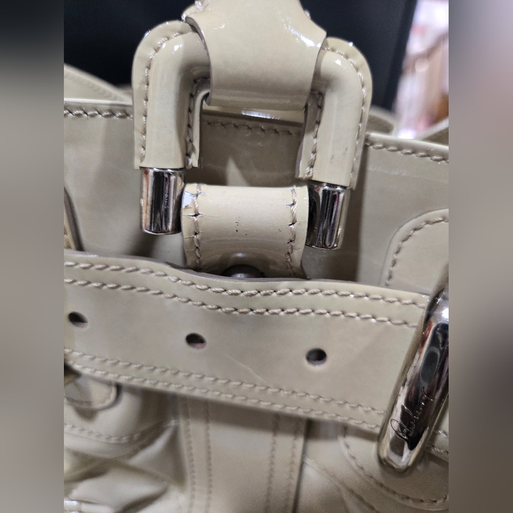 Burberry Beaton Elegant Beige Quilted Patent Tote - Picture 13 of 16
